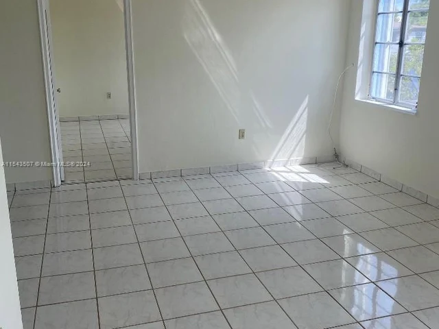 2343 NW 15th St, Miami FL 33125