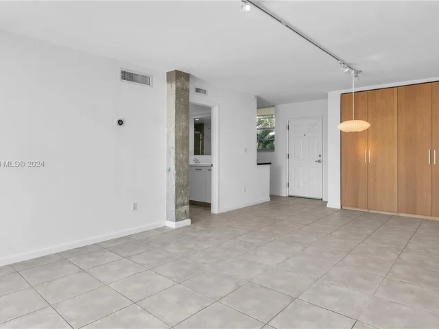 750 NE 64th St # B406, Miami FL 33138