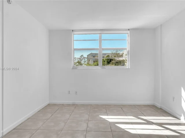 750 NE 64th St # B406, Miami FL 33138