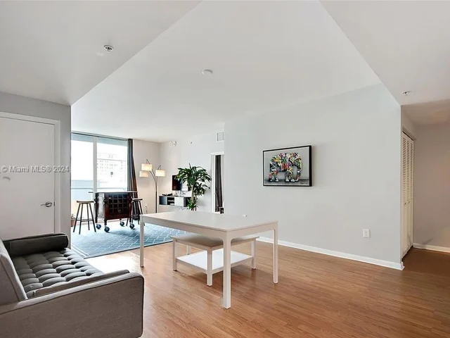 253 NE 2nd St # 608, Miami FL 33132