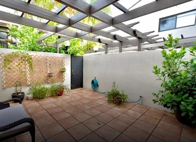 4726 SW 67th Ave # F7, Miami FL 33155