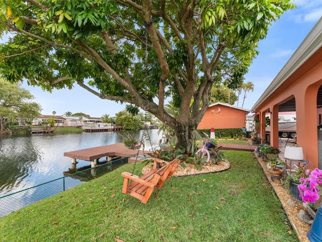 4574 SW 128th Pl, Miami FL 33175