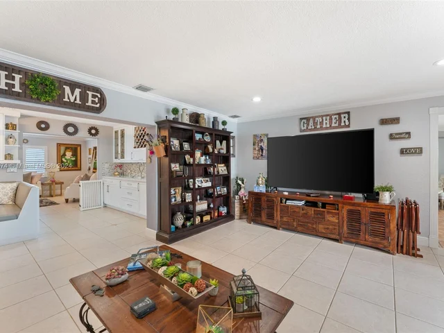 4574 SW 128th Pl, Miami FL 33175