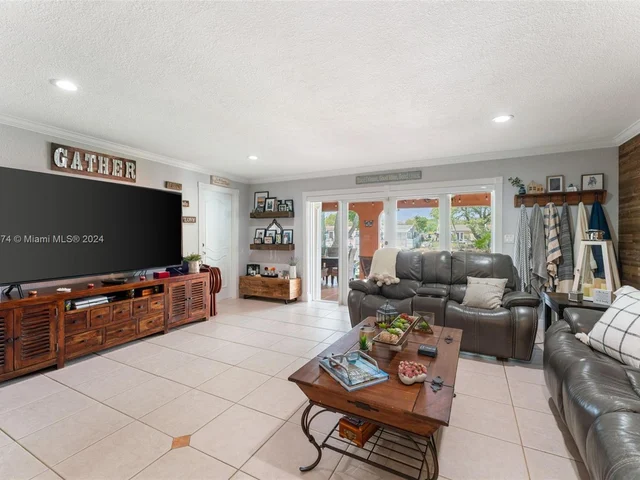 4574 SW 128th Pl, Miami FL 33175