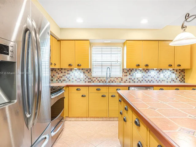 10431 Lima St, Cooper City FL 33026