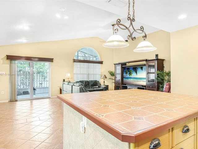 10431 Lima St, Cooper City FL 33026