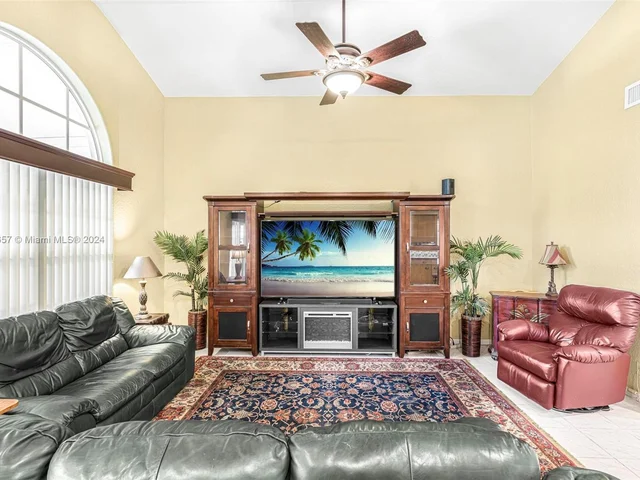 10431 Lima St, Cooper City FL 33026