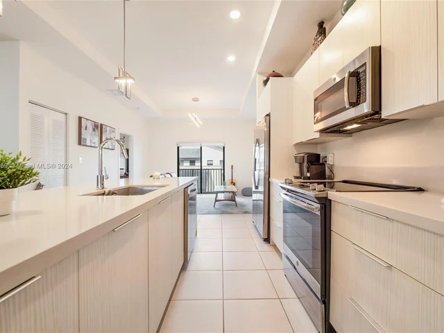 7855 NW 104th Ave # 33, Doral FL 33178