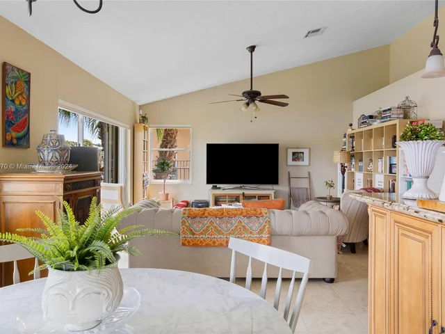 2666 Palmer Pl, Weston FL 33332