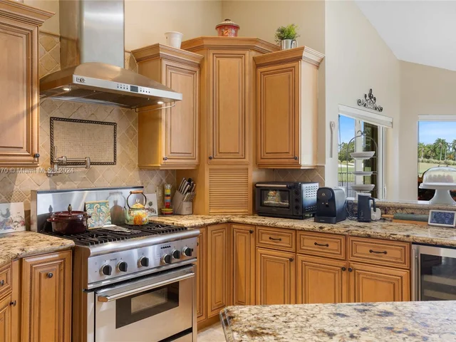 2666 Palmer Pl, Weston FL 33332