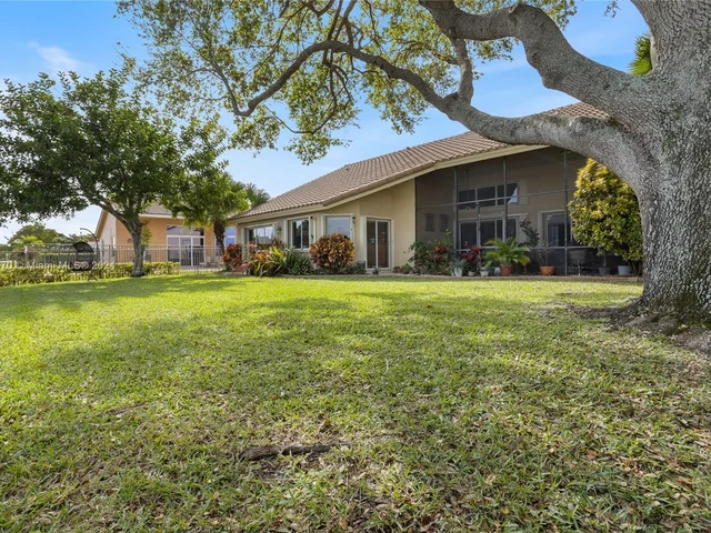 2666 Palmer Pl, Weston FL 33332