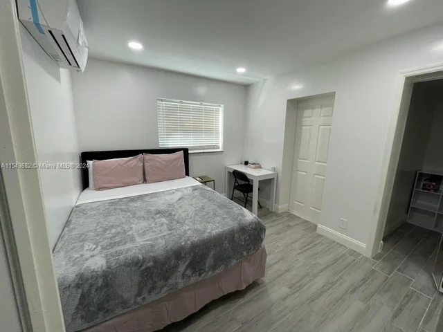 2732 NW 4th Ct, Pompano Beach FL 33069