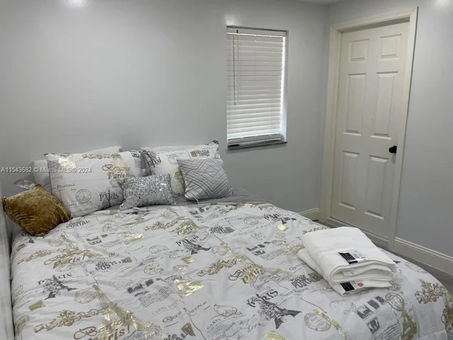 2732 NW 4th Ct, Pompano Beach FL 33069