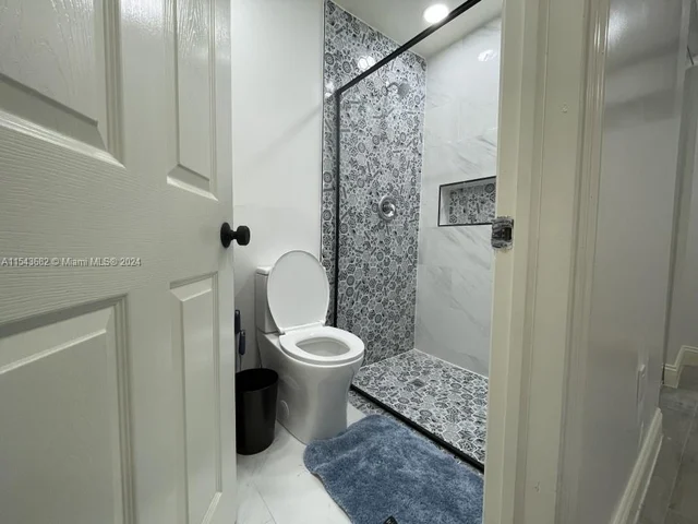 2732 NW 4th Ct, Pompano Beach FL 33069