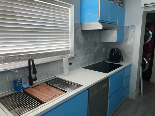 2732 NW 4th Ct, Pompano Beach FL 33069