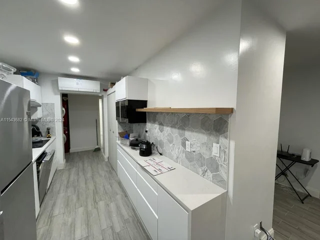 2732 NW 4th Ct, Pompano Beach FL 33069