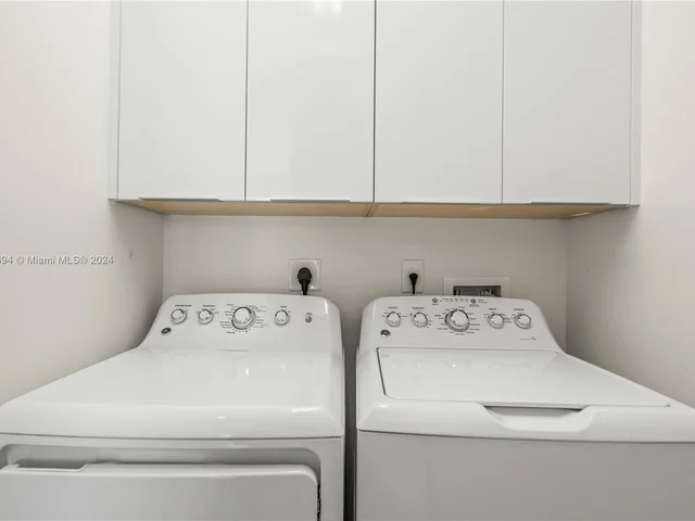 10360 NW 64th St, Doral FL 33178