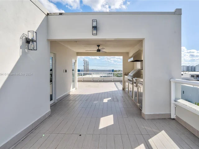 10360 NW 64th St, Doral FL 33178