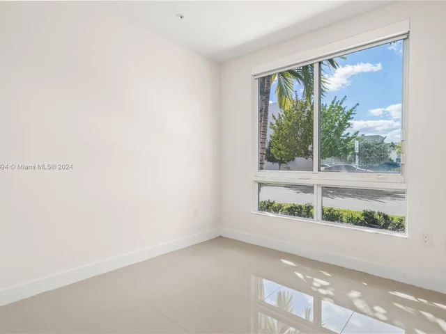 10360 NW 64th St, Doral FL 33178