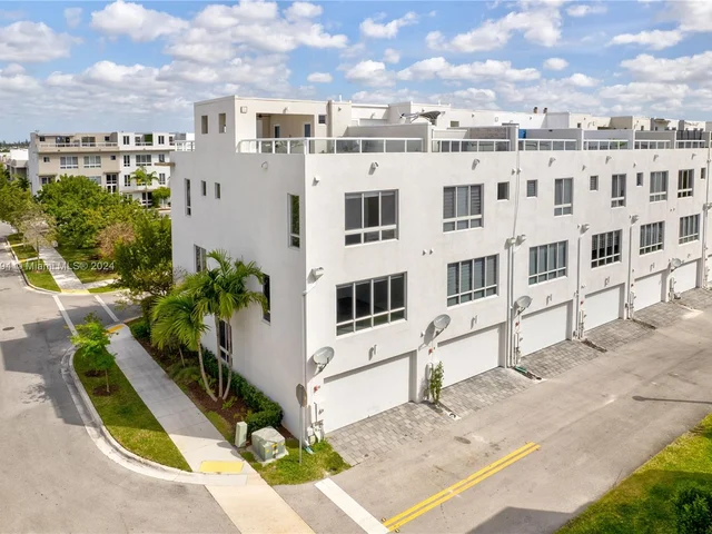 10360 NW 64th St, Doral FL 33178