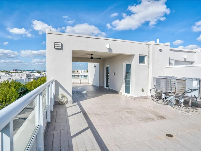 10360 NW 64th St, Doral FL 33178