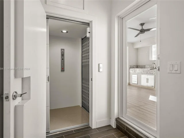 10360 NW 64th St, Doral FL 33178