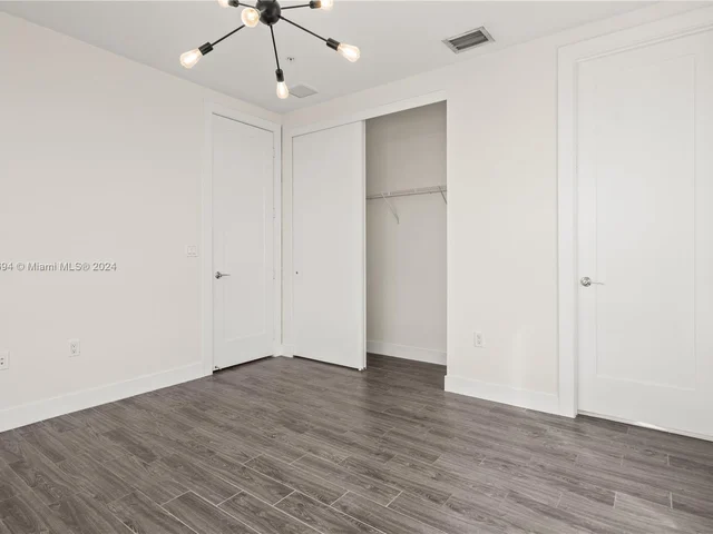 10360 NW 64th St, Doral FL 33178