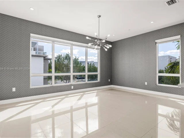 10360 NW 64th St, Doral FL 33178