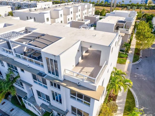 10360 NW 64th St, Doral FL 33178