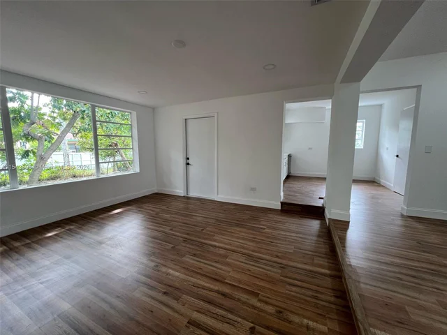 840 NE 147th St, North Miami FL 33161