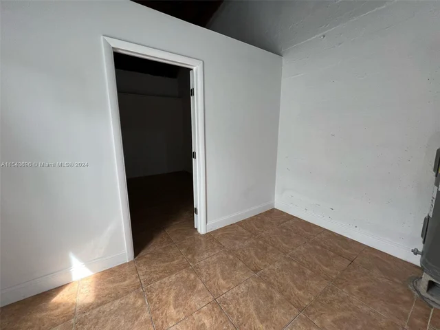 840 NE 147th St, North Miami FL 33161