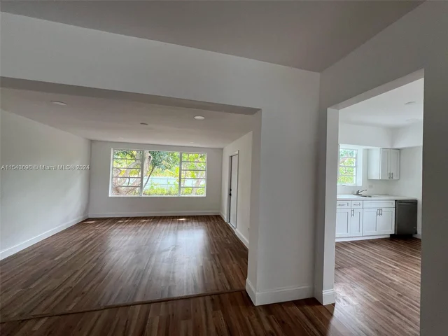 840 NE 147th St, North Miami FL 33161