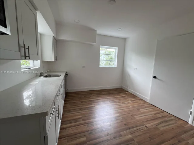 840 NE 147th St, North Miami FL 33161