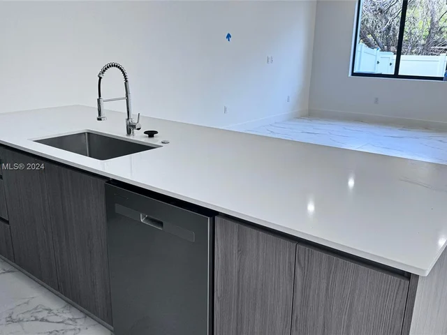 4218 NE 7th Ter # 4, Oakland Park FL 33334