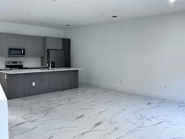 4218 NE 7th Ter # 4, Oakland Park FL 33334