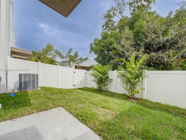 4218 NE 7th Ter # 4, Oakland Park FL 33334