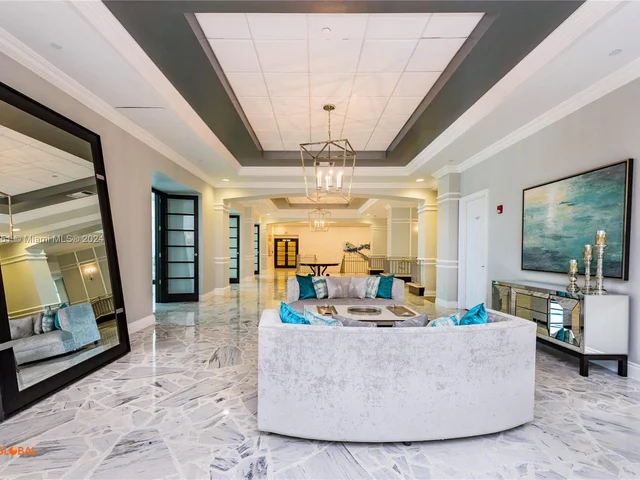 2501 S Ocean Dr, Hollywood FL 33019