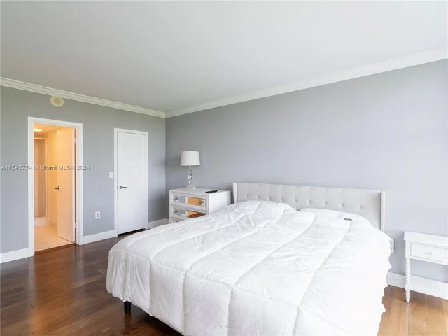 10275 Collins Ave # 334, Bal Harbour FL 33154