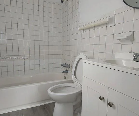 2927 NW 60th St # 2925, Miami FL 33142