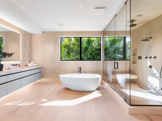 128 Ocean Blvd, Golden Beach FL 33160