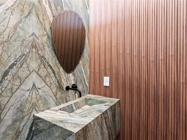 128 Ocean Blvd, Golden Beach FL 33160