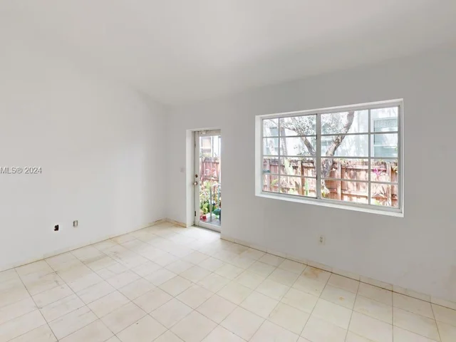 328 Euclid Ave # 103, Miami Beach FL 33139