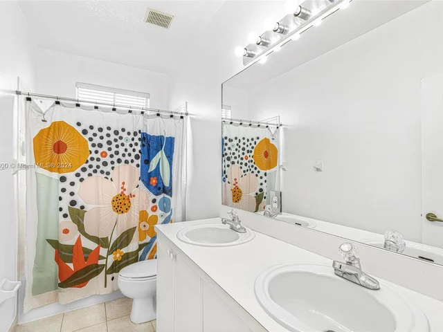 15486 SW 23rd Ln # 15486, Miami FL 33185