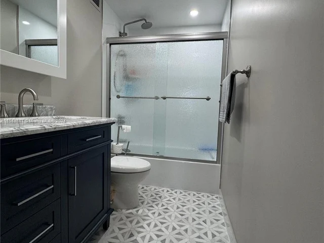 400 Kings Point Dr # 524, Sunny Isles Beach FL 33160