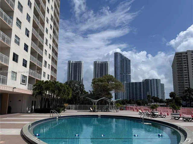 400 Kings Point Dr # 524, Sunny Isles Beach FL 33160