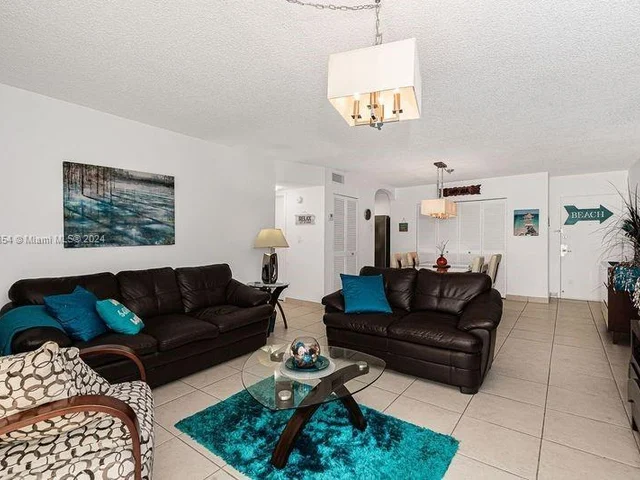 17800 Atlantic Blvd # 203, Sunny Isles Beach FL 33160