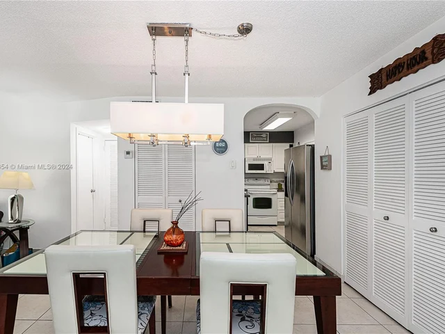 17800 Atlantic Blvd # 203, Sunny Isles Beach FL 33160