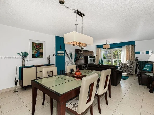 17800 Atlantic Blvd # 203, Sunny Isles Beach FL 33160