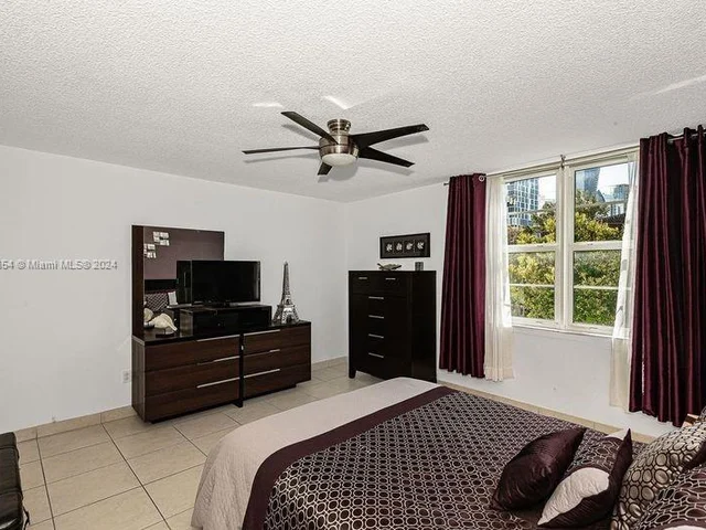 17800 Atlantic Blvd # 203, Sunny Isles Beach FL 33160