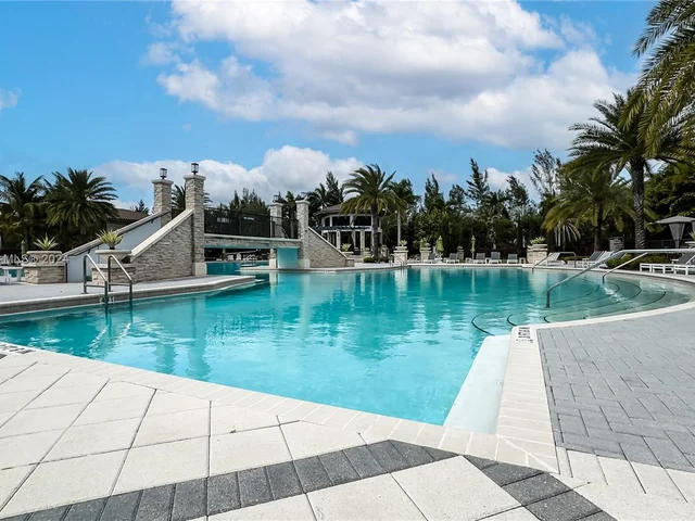 8680 NW 101st Pl, Doral FL 33178